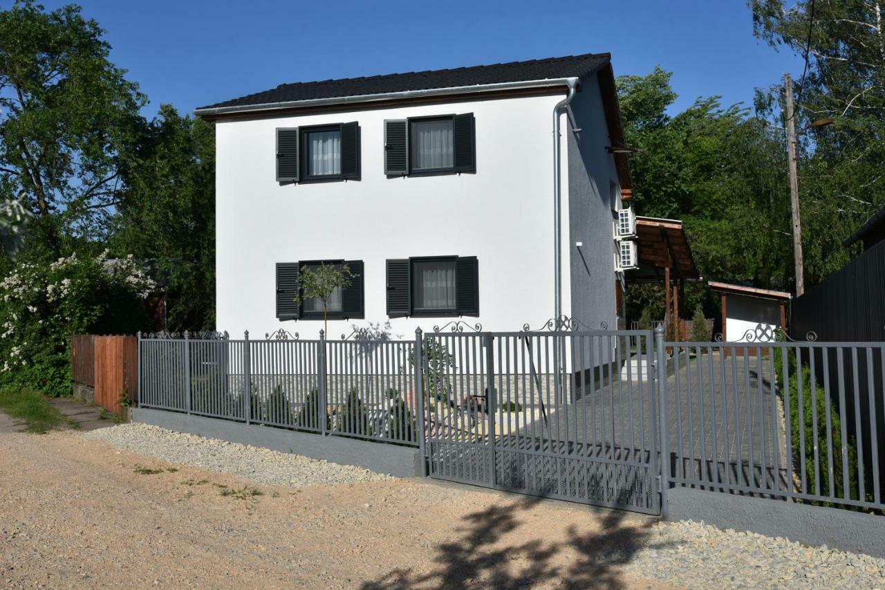 Siraly Apartman Hajdúnánás Extérieur photo