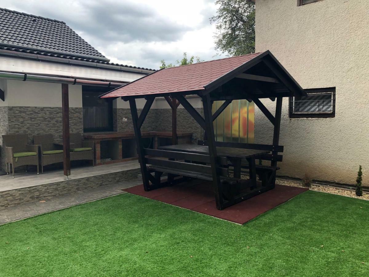 Siraly Apartman Hajdúnánás Extérieur photo
